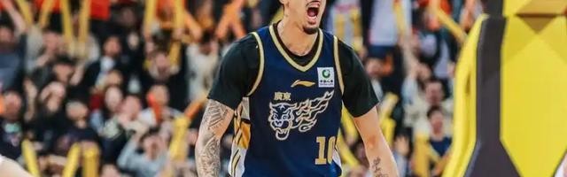 b体育-年轻球员压哨绝杀！千万球迷围观，广东逆袭后是CBA最稳逆风队？